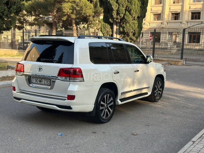 Toyota Land Cruiser-12
