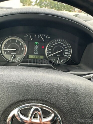 Toyota Land Cruiser-2