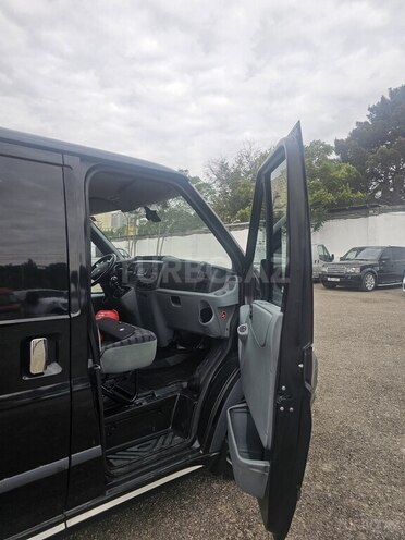 Ford Transit-12