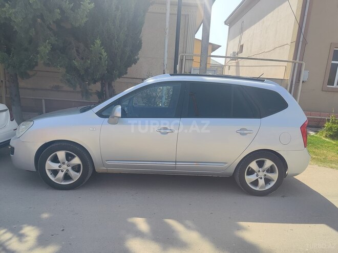 Kia Carens 2007, 400,000 km - 2.0 l - Salyan
