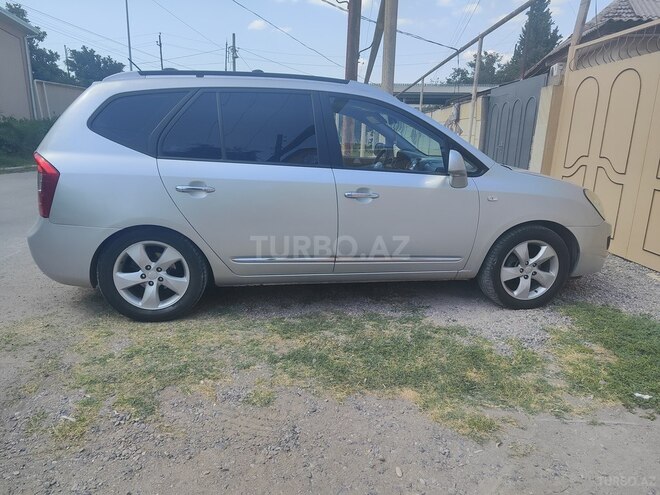 Kia Carens 2007, 400,000 km - 2.0 l - Salyan
