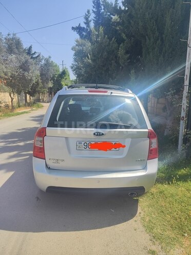 Kia Carens 2007, 400,000 km - 2.0 l - Salyan