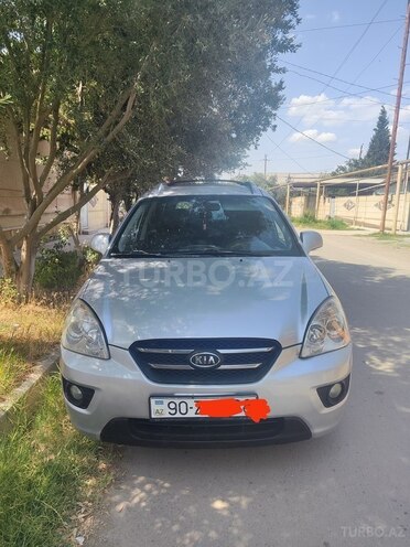 Kia Carens 2007, 400,000 km - 2.0 l - Salyan