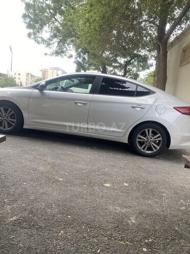 Hyundai Elantra 2018, 21,611 km - 2.0 l - Bakı