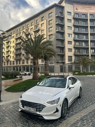 Hyundai Sonata-1