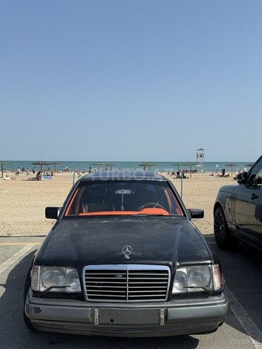 Mercedes E 260 1992, 300,000 km - 2.6 l - Bakı