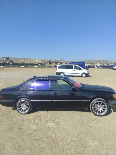 Mercedes E 260 1992, 300,000 km - 2.6 l - Bakı