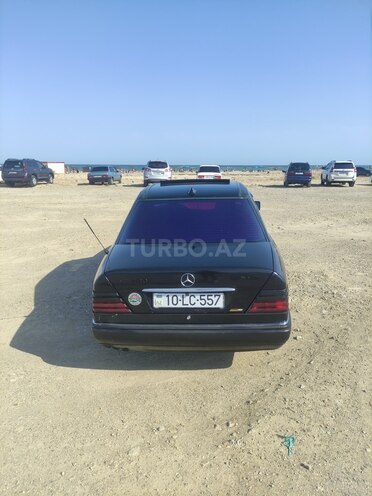 Mercedes E 260 1992, 300,000 km - 2.6 l - Bakı