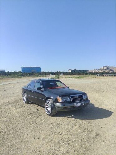 Mercedes E 260 1992, 300,000 km - 2.6 l - Bakı