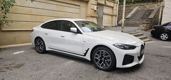 BMW i4-2
