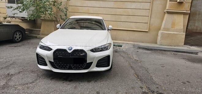 BMW i4-1