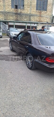 Mercedes E 270 2001, 405,000 km - 2.7 l - Ağcabədi