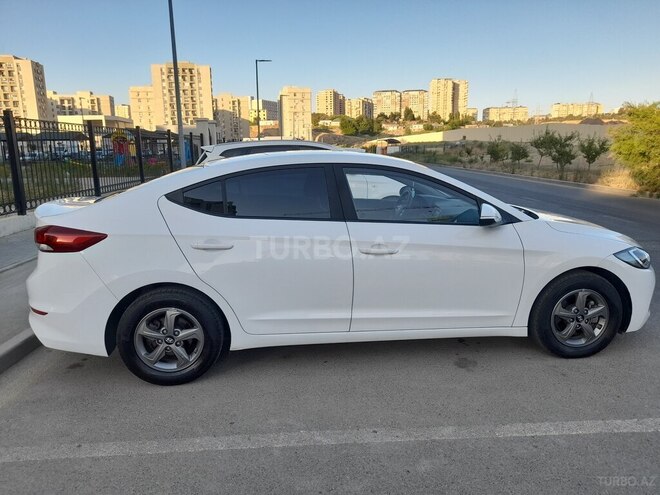 Hyundai Avante 2015, 245,063 km - 1.6 l - Bakı