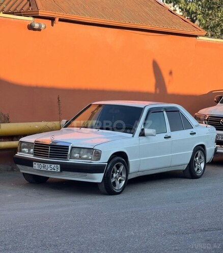 Mercedes 190-1