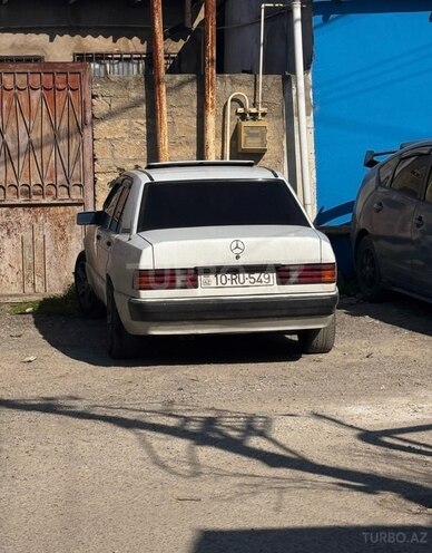 Mercedes 190-11