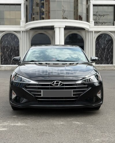 Hyundai Elantra-1