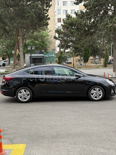 Hyundai Elantra-7