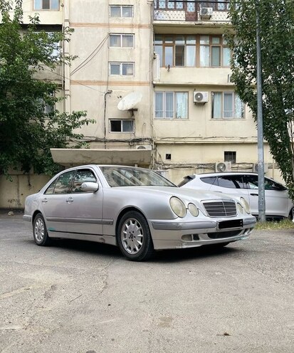 Mercedes E 220 d 2000, 445,000 km - 2.2 л - Bakı