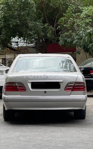 Mercedes E 220 d 2000, 445,000 km - 2.2 л - Bakı