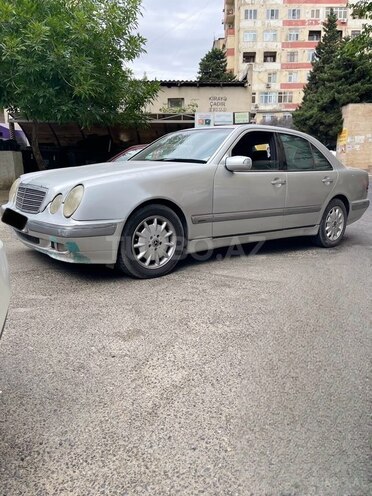 Mercedes E 220 d 2000, 445,000 km - 2.2 л - Bakı