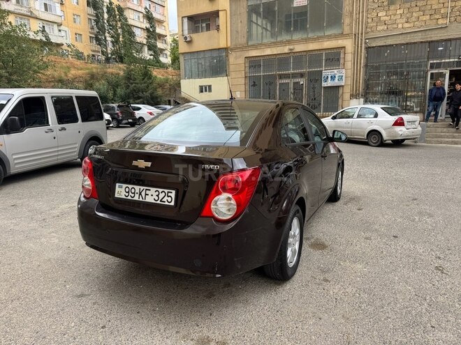 Chevrolet Aveo-8