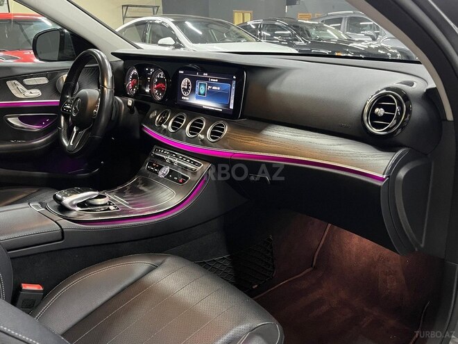 Mercedes E 300-10
