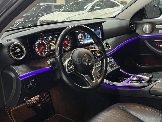 Mercedes E 300-6