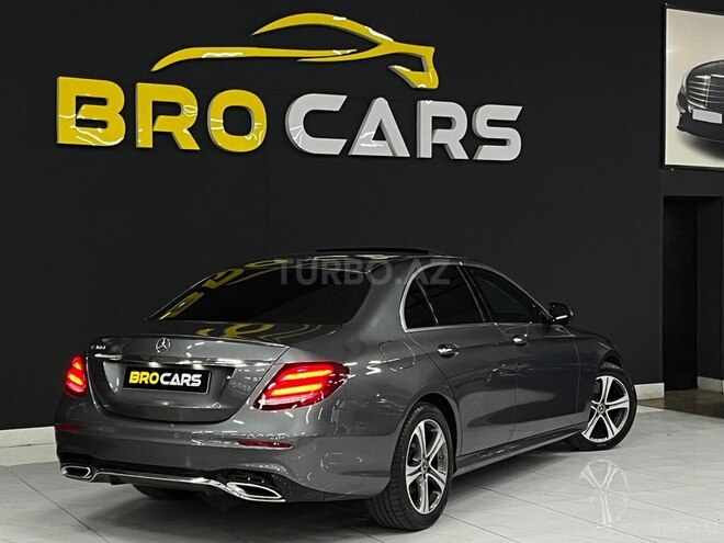 Mercedes E 300-16