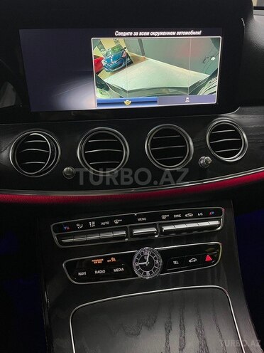 Mercedes E 300-13