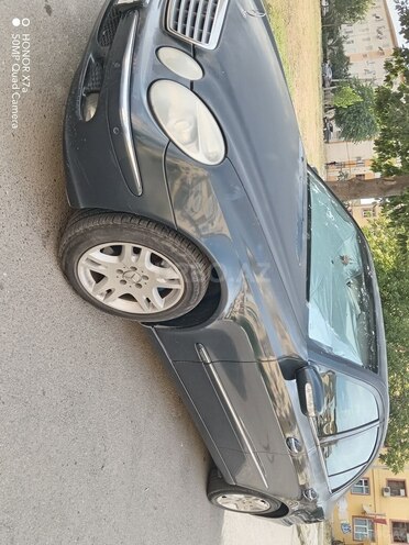 Mercedes E 220 d 2002, 425,000 km - 2.2 l - Masallı