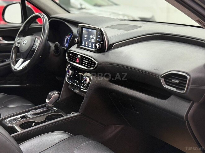 Hyundai Santa Fe-18