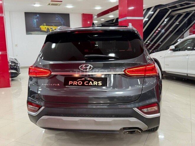 Hyundai Santa Fe-12