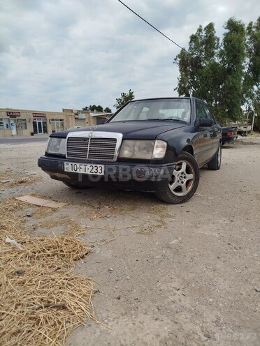 Mercedes E 230 1986, 406,636 km - 2.3 l - Bakı