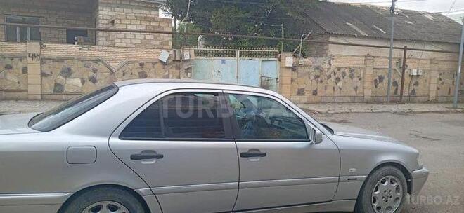 Mercedes C 200 2000, 240,000 km - 2.0 l - Tovuz