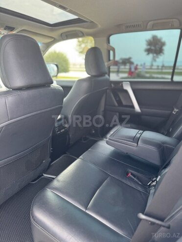 Toyota Land Cruiser Prado-3