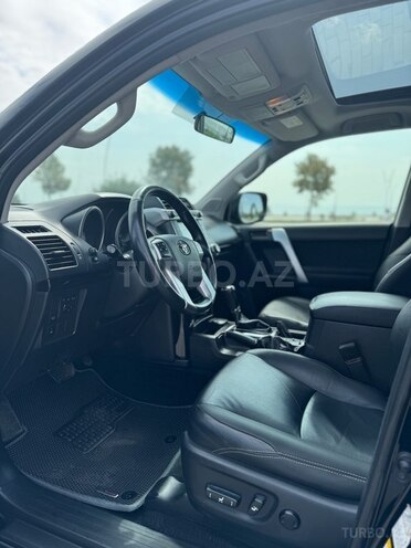 Toyota Land Cruiser Prado-4