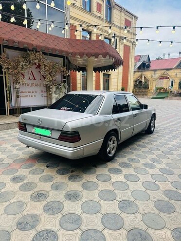 Mercedes E 200 d 1991, 218,000 km - 2.0 l - Quba