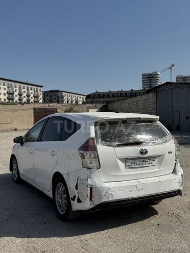 Toyota Prius V 2015, 300,000 km - 1.8 l - Bakı