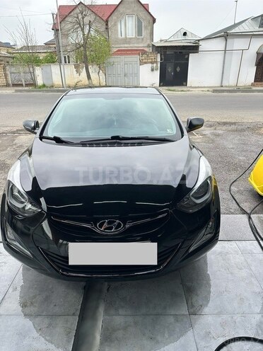 Hyundai Elantra-1