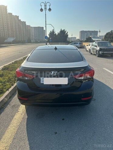 Hyundai Elantra-14