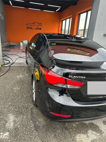 Hyundai Elantra-5