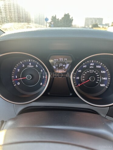 Hyundai Elantra-6