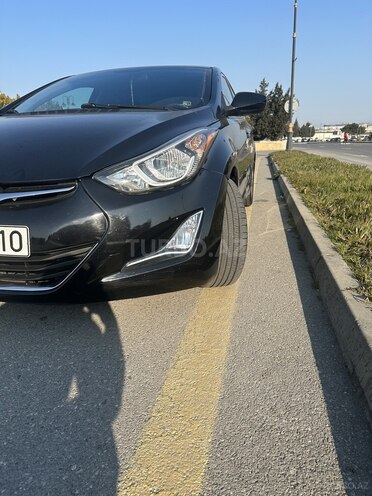 Hyundai Elantra-16