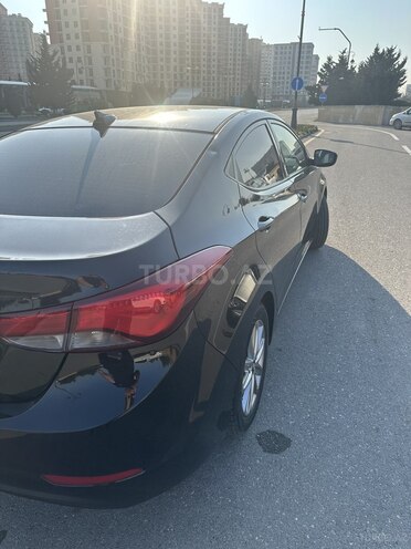 Hyundai Elantra-15