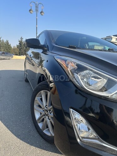 Hyundai Elantra-13