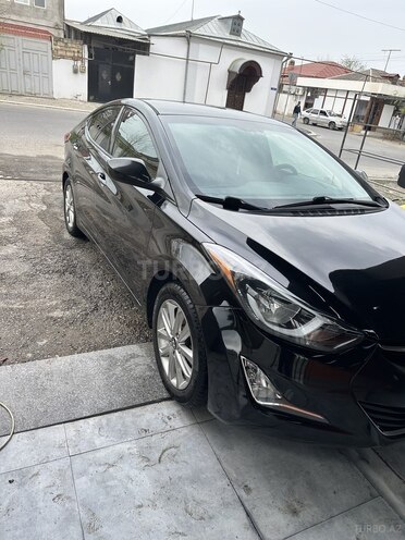 Hyundai Elantra-3