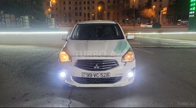 Mitsubishi Attrage 2014, 220,000 km - 1.2 л - Bakı
