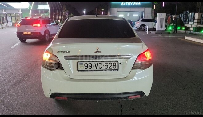 Mitsubishi Attrage 2014, 220,000 km - 1.2 л - Bakı