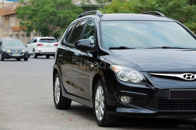 Hyundai i30 2010, 28,000 km - 1.6 l - Bakı