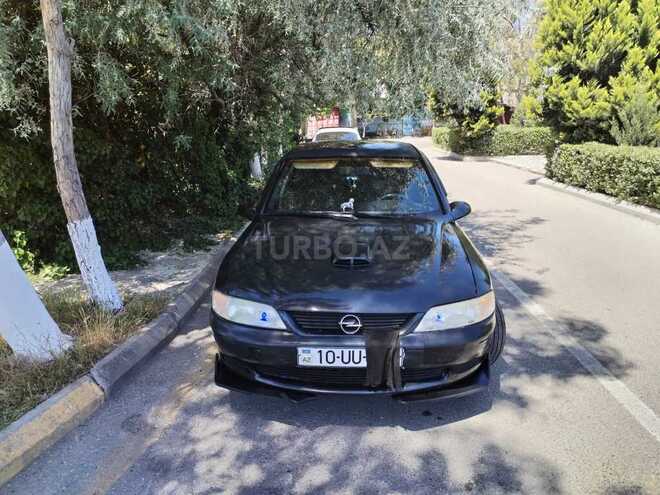Opel Vectra 1996, 150,000 km - 1.8 l - Qax